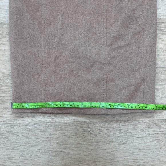 MaxMara 'Sargano' Camel Hair Pencil Skirt Size 6. Worn once like brand new. - Picture 8 of 9